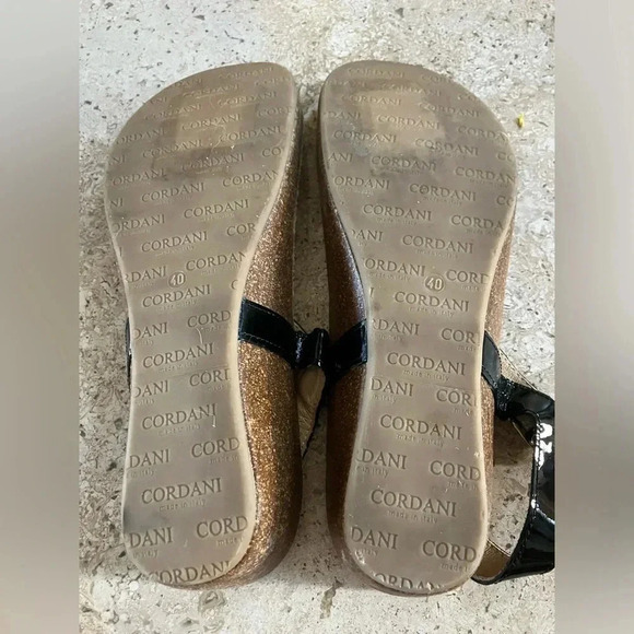 CORDANI Ladies Gene Italian T-Strap Wedge Sandal US 9 - Picture 8 of 8